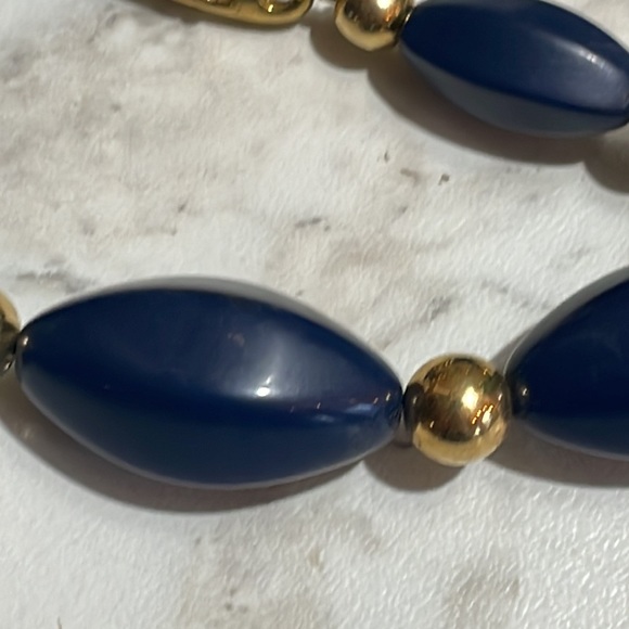 Vintage Napier, Navy Blue Gold Tone Spacers Graduated Lucite Beaded Necklace - Picture 5 of 6